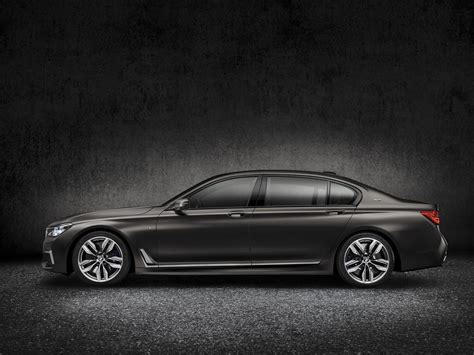 The Motoring World The New Bmw M760li Xdrive Comes With A 6 6 Litre V12 And Is The New