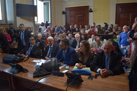 Mimmo Lucano Pena Molto Ridotta In Appello Lavialibera