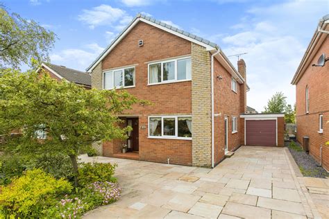 4 Bedroom Detached House For Sale In Merton Avenue Fulwood Preston