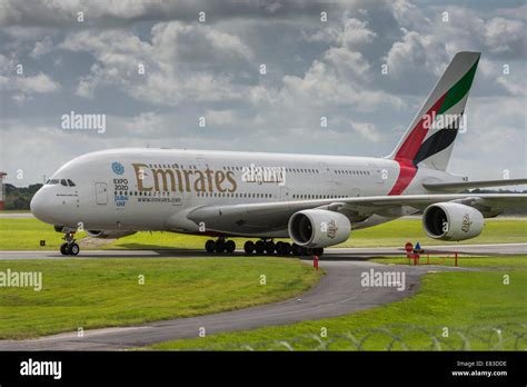 Emirates Airbus A388 Stock Photo - Alamy