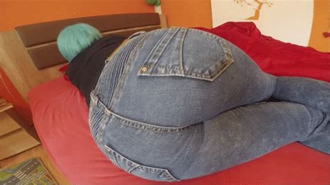 FUCKING INCREDIBLE BUBBLY FART SOUNDS BEING BLOWN AND MASSAGED INTO YOUR FACE HOT C World