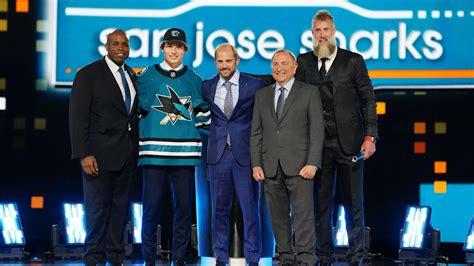 No 1 Pick Macklin Celebrini To Live With Sharks Great Joe Thornton In