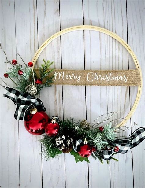 How To Make A DIY Embroidery Hoop Christmas Wreath Christmas Wreaths