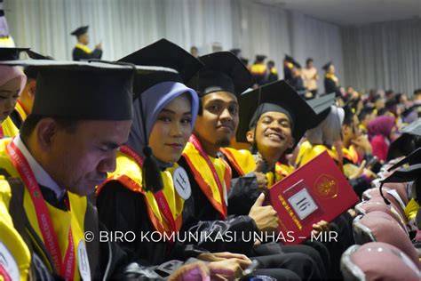 Rektor Unhas Mewisuda Lulusan Baru Periode Juni Hasanuddin