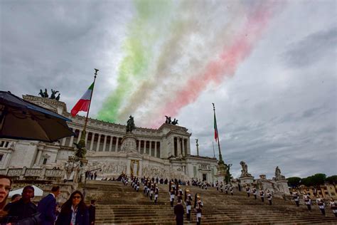 Festa Della Repubblica La Sfilata Ai Fori Imperiali E I Messaggi Dei