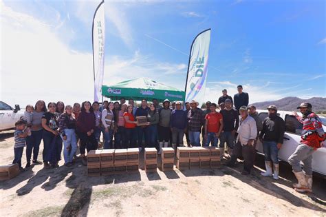 Entrega DIF Culiacán apoyos a familias de pescadores a comunidades de