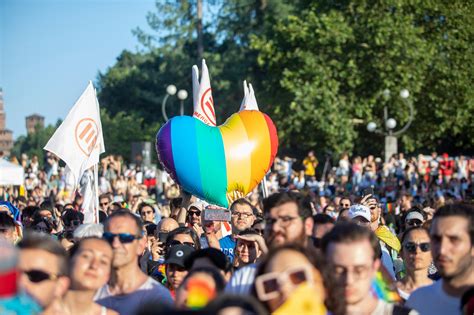 Pride 2023 La Sfilata Dei 300mila Fra Messaggi Al Governo E Volti Noti