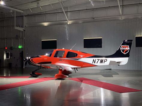 Paint The Sky Personalizing Your Cirrus Aircraft With The Xi Design Studio