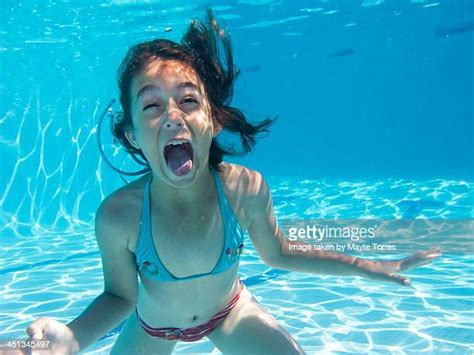 Girls In One Piece Swimsuits Foto E Immagini Stock Getty Images