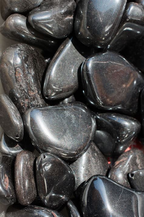 Hematite Stone: Meaning, Properties and Uses