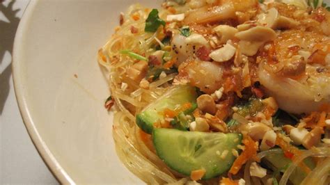 Red Deer Foodie: Spicy Vermicelli Salad with Shrimp