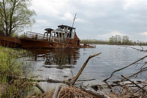 Photos show abandoned Chernobyl 30 years after nuclear disaster