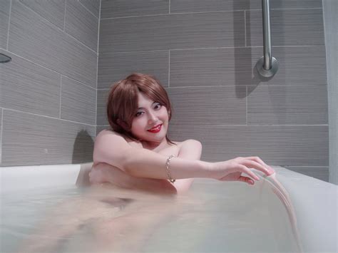 Mary C On Twitter Rt Pls If Youd Like To Join Me In The Bathtub