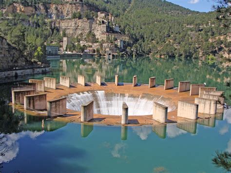 Las Lluvias De La Primavera Protegen A Los Embalses Valencianos De La