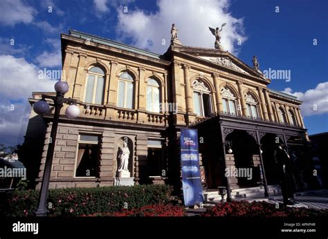 El Teatro Nacional O El Teatro Nacional En La Plaza De La Cultura En El