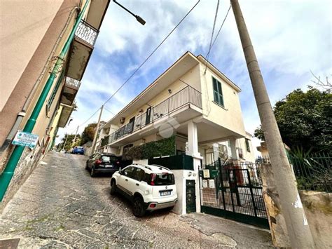 Vendita Appartamento Torre Del Greco Bilocale In Via Etna 1 Buono