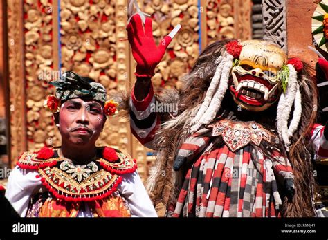 Bailes Barong Y Kris Tradicional Danza Balinesa Ubud La Isla De Bali