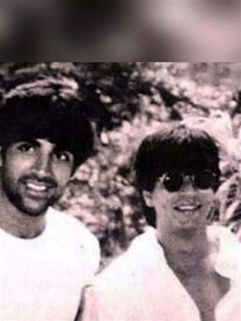 Srk And Akshay Kumar Together In The 90s Rbollyblindsngossip