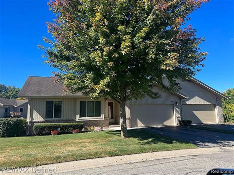 1990 Valley Ln Lake Orion MI 48360 Zillow