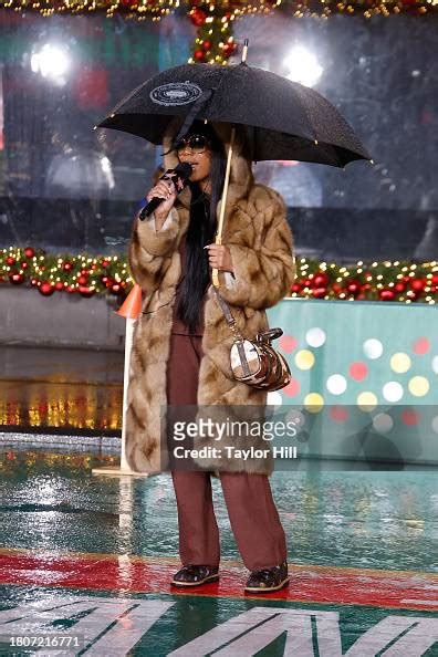 Brandy Rehearses For The 2023 Macys Thanksgiving Day Parade At News