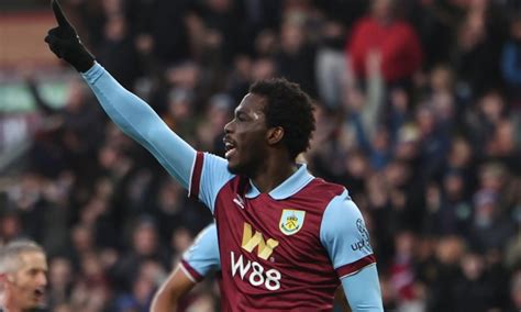 Premier League Gr Ce Un Doubl De Datro Fofana Burnley Arrache Le