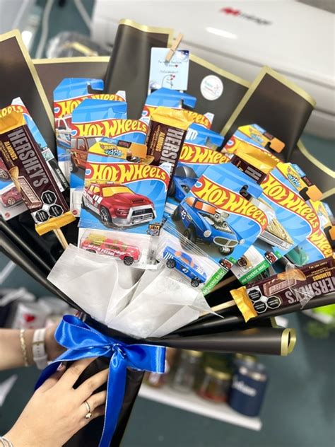 Ramo Hot Wheels Carritos Y Dulces Sorpresa