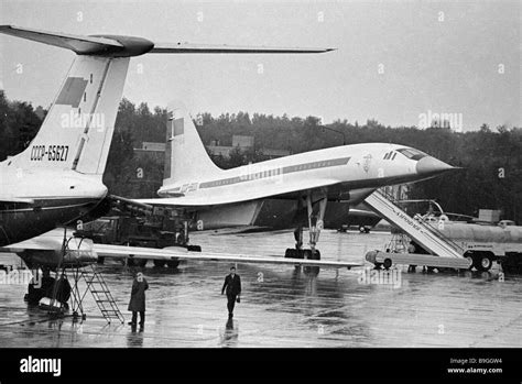 A Soviet Supersonic Tu 144 Plane At Sheremetevo Airport Stock Photo Alamy