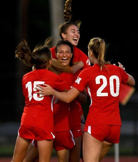 Natick Girls Soccer Earns 1 0 Win Over Rival Framingham