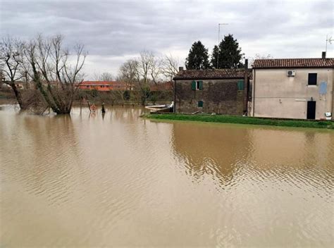 Maltempo Ancora Allerta Rossa In Veneto Gialla In 15 Regioni Valanga