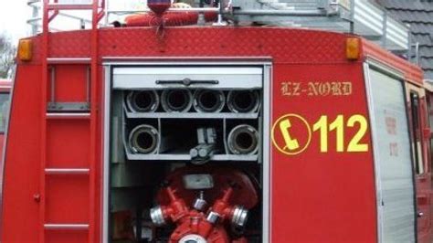 Dachstuhl Ger T In Brand Feuerwehr Evakuiert Personen