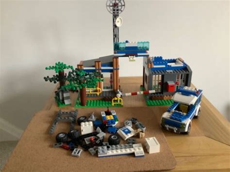 LEGO City Forest Police Station 4440 INCOMPLETE PLEASE READ