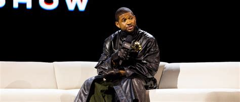 Usher Doing Roller Skating At Super Bowl Halftime Show