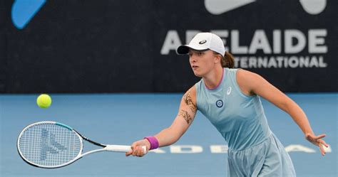 Tenis Turniej WTA w Adelajdzie Iga Świątek pokonała Belindę Bencić w