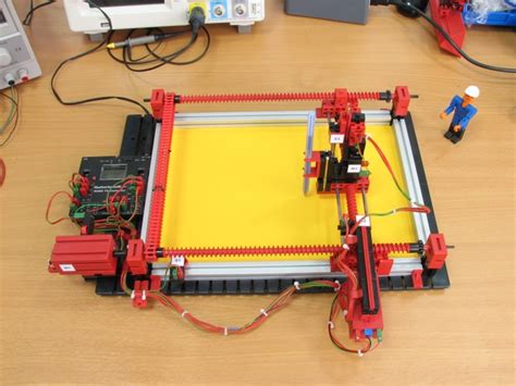 Плоттер из конструктора FISCHERTECHNIK / Хабр
