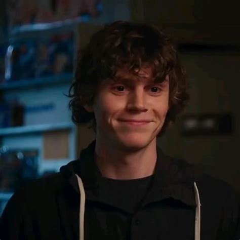 Evan Peters V Deo Evan Peters Amo Seu Cabelo Homens