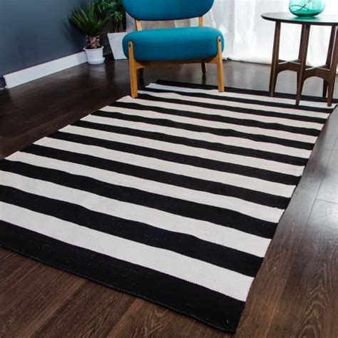 Tapete Listrado Preto E Branco - Tapete LISTRADO na decoração: +45 ideias espetaculares!
