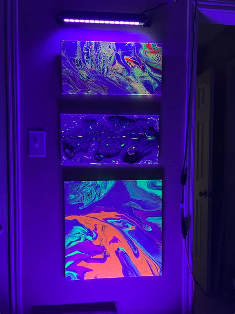 Black Light Art : r/AcrylicPouring