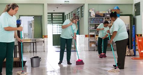 Função Auxiliar De Limpeza - SENAC em SP tem Seleção aberta para Auxiliar de Limpeza, Recepcionista ...