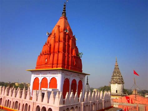 Hanuman Garhi Ayodhya Info Timings Photos History