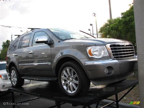 2007 Mineral Gray Metallic Chrysler Aspen Limited HEMI 50443513 Photo