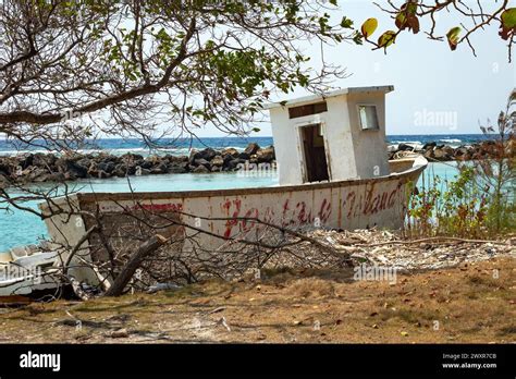 Playa Barco Varado Hi Res Stock Photography And Images Alamy