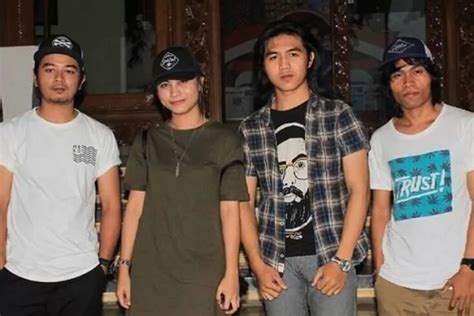 Tika Pagraky Tandem Rocktober Band Untuk Rindu Bali Express