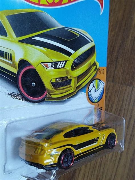 Hot Wheels 2017 Muscle Mania Ford Shelby GT350R Yellow Hobbies