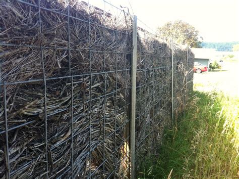 Cool A Composting Fence Using Straw Bales A Much Smaller Footprint