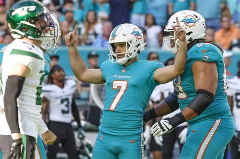 Dolphins Clinch Playoff Berth After Beating Jets 11 6 Seattle Sports