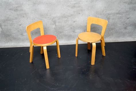 Kinderstühle von Alvar Aalto für Artek 1960er 2er Set bei Pamono kaufen