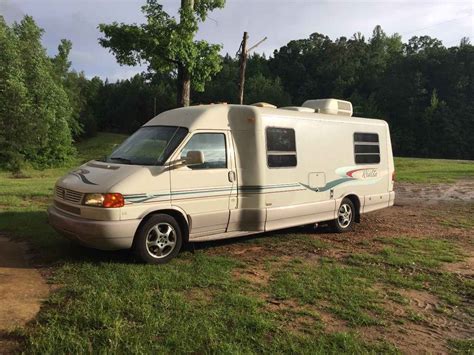 2004 Used Winnebago Rialta 22qd Class B In Florida Fl