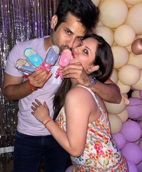 Puja Banerjee Celebrates Her Birthday সদ্য মা হয়েছেন জন্মদিনে Kunal র সঙ্গে জমিয়ে পার্টি Puja র