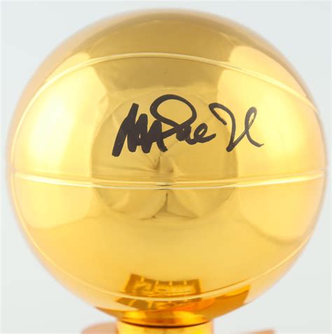 Magic Johnson Signed 12 Mini NBA Replica Trophy Beckett Pristine