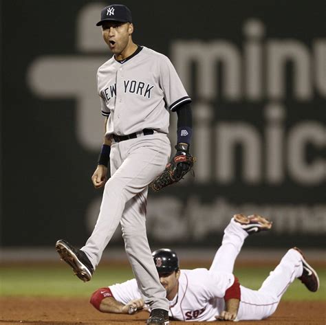 Rivera escapes bases-loaded jam to preserve Yankees' 4-2 victory in ...